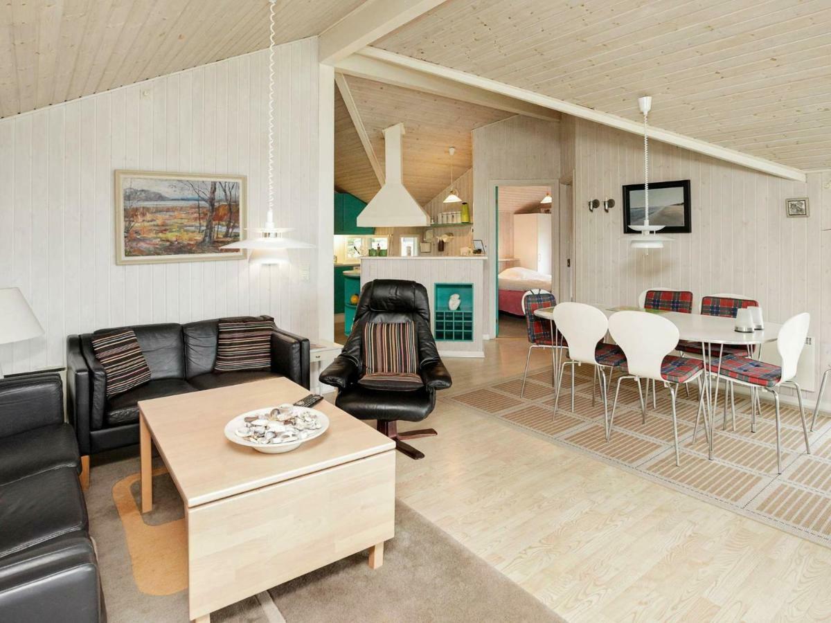 6 Person Holiday Home In Otterup Extérieur photo