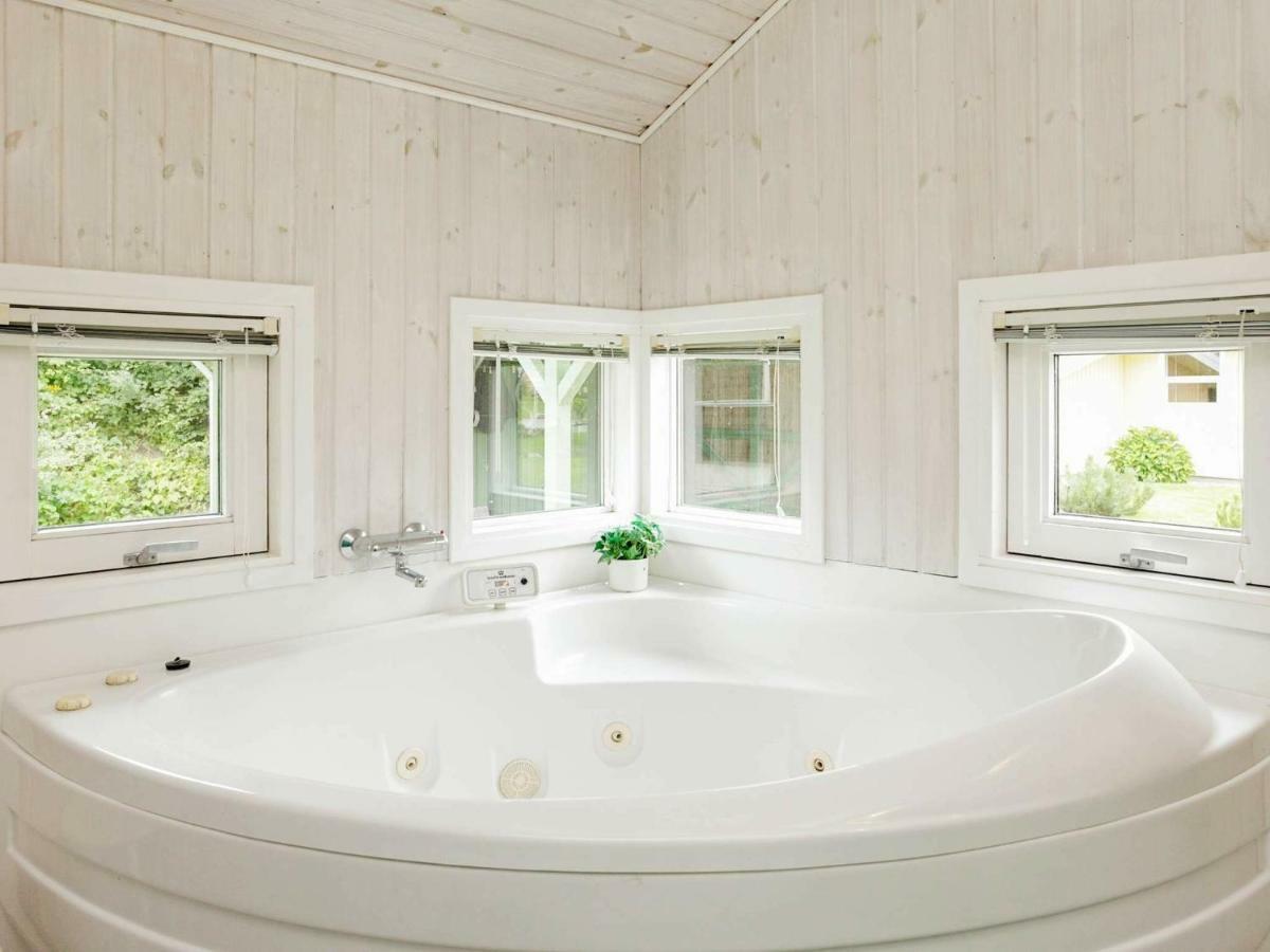 6 Person Holiday Home In Otterup Extérieur photo